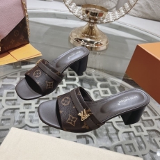 Louis Vuitton Slippers